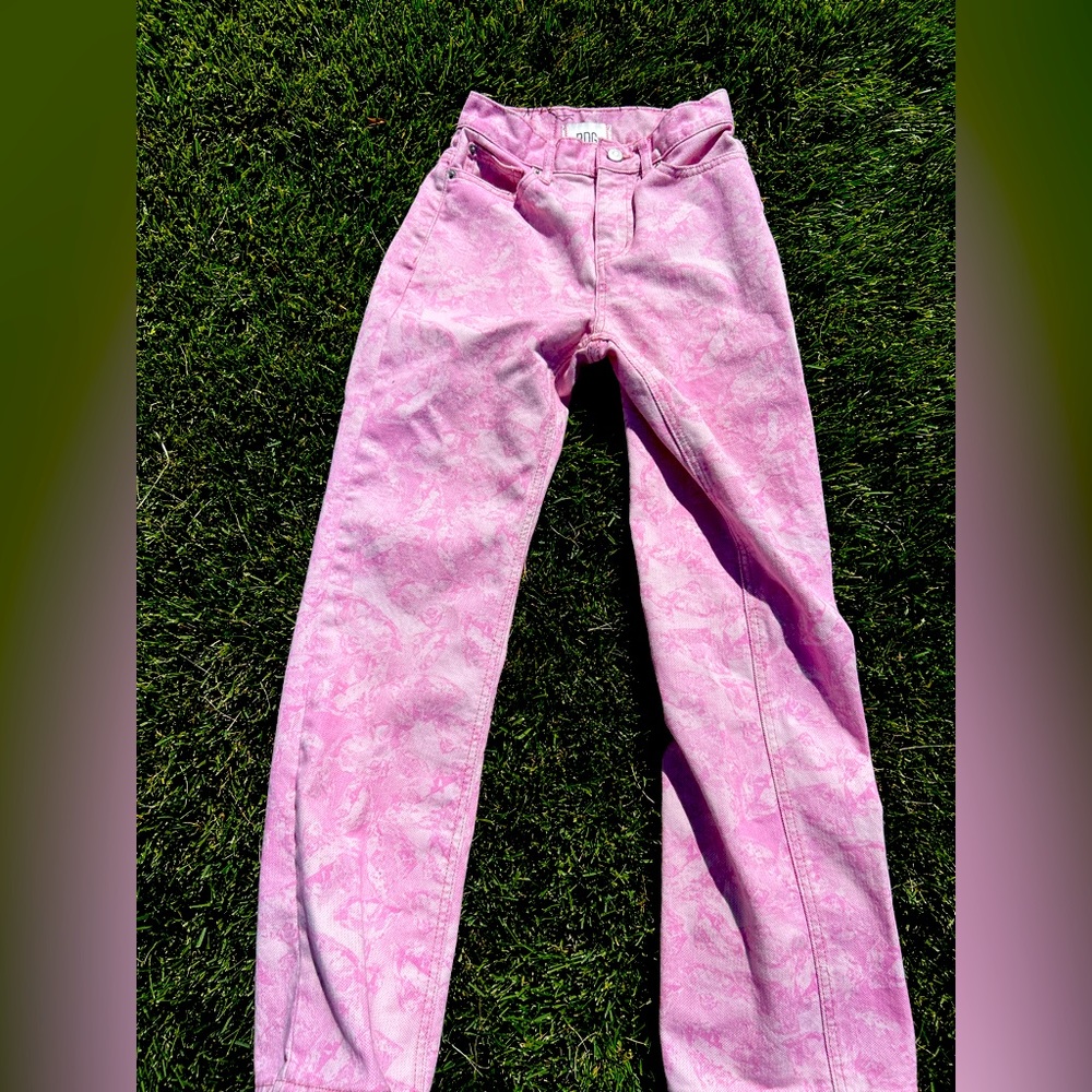 Pink and white cowboy jeans, good condition, size 24 BDG